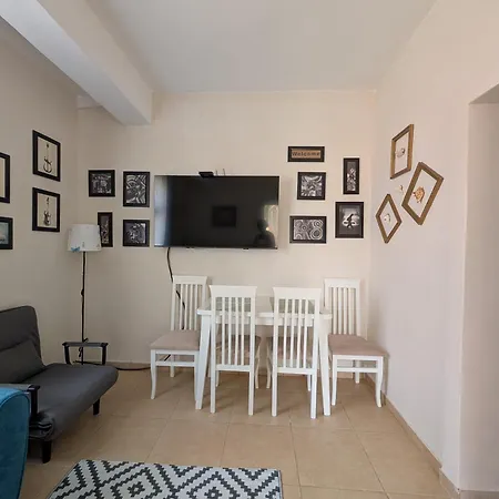 Luxury House California 2 * Himarë